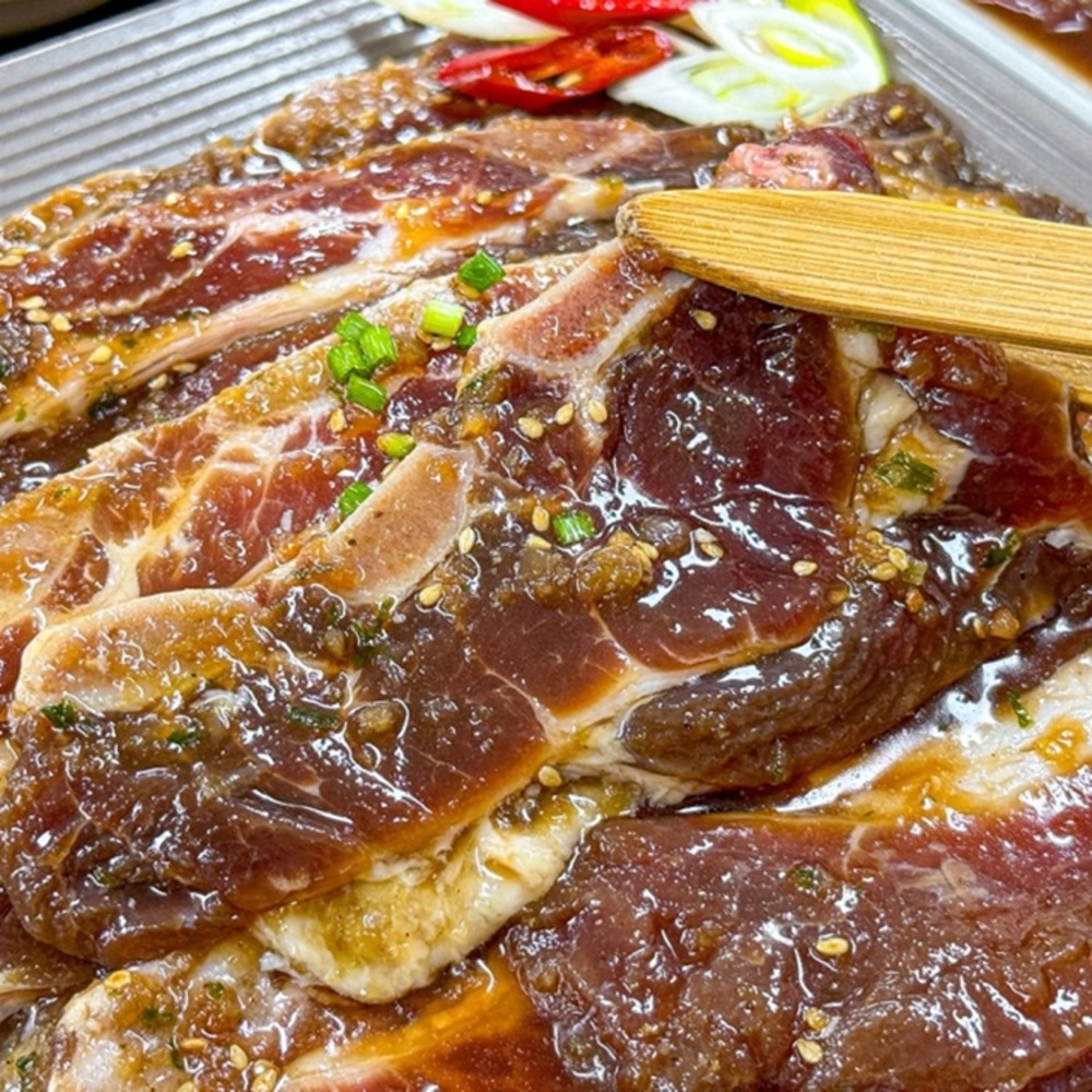 [청년농가] 한돈 순살/뼈 특제양념 돈갈비 1.5kg