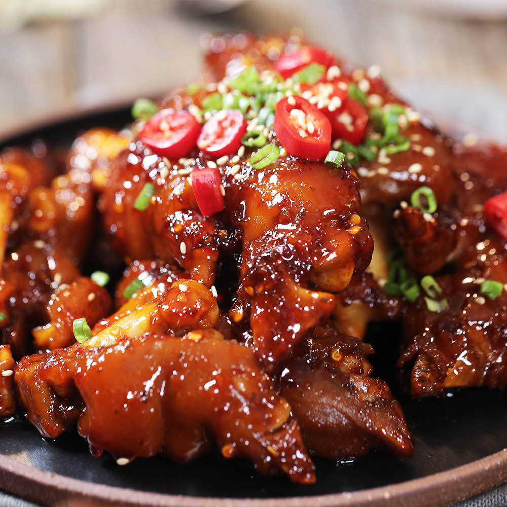 제주흑돼지 매콤순살족발