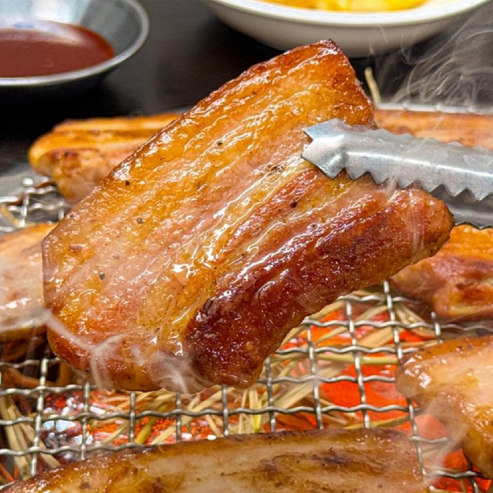 [신선축산] 볏짚 초벌 삼겹살 2+2 (총 280g x 4팩)